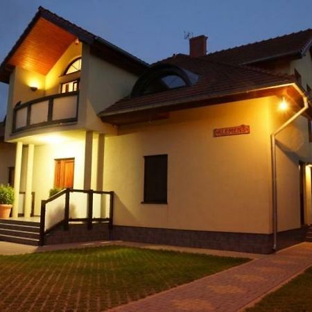 Dom Goscinny Klemens Debki Bagian luar foto